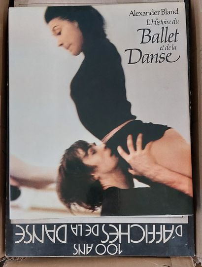 IMPORTANT LOT OF BOOKS ON DANCE
Personal...