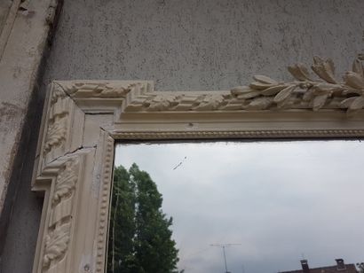 LARGE MIRROR in painted molded wood
Louis...