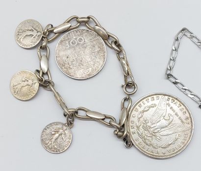 LOT in silver and metal including : 
- a...
