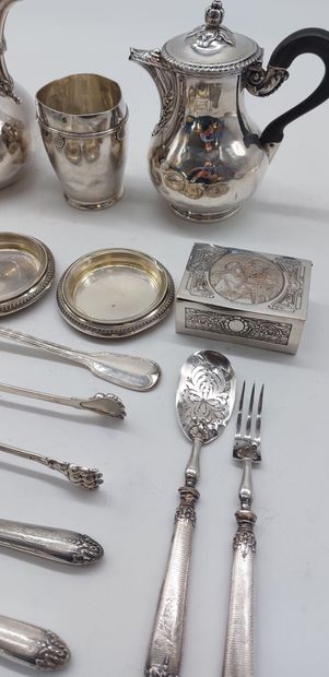 LOT OF SILVER including :
- a coffee pot
-...