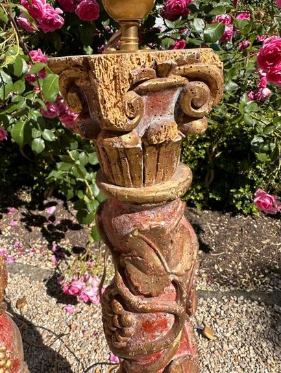 PAIR OF TORSES forming lamps in wood carved...