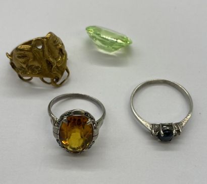 SET 
including 3 metal rings and an oval...