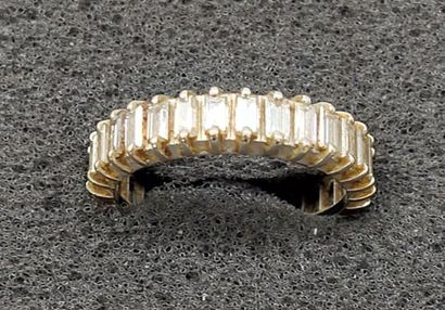 ALLIANCE in white gold and diamonds
T : 57...