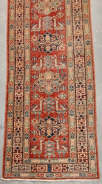 GALLERY RUG in handmade wool in red tones
268...
