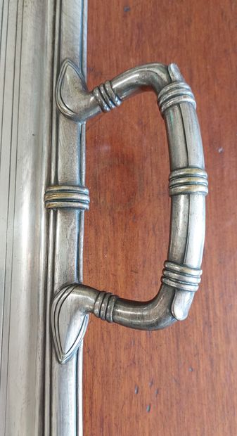 IMPORTANT PLATEAU in chased silver metal...