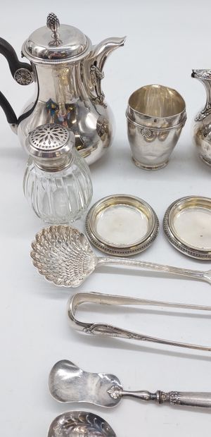 LOT OF SILVER including :
- a coffee pot
-...