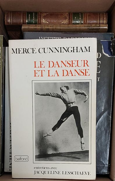 IMPORTANT LOT OF BOOKS ON DANCE
Personal...