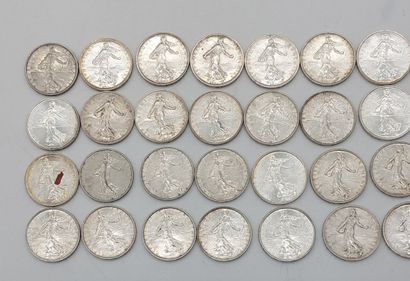QUARANTE PIECES DE 5 FRANCS en argent
Semeuse...