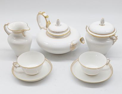 SEVRES 
Head to head service in Sèvres porcelain...