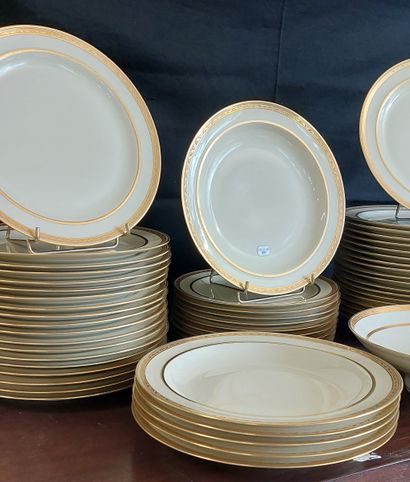 VIGNAUD LIMOGES
Limoges porcelain service...