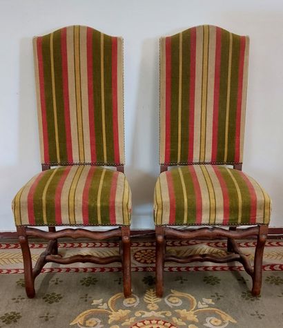 PAIRE DE FAUTEUILS piètement et entretoise...