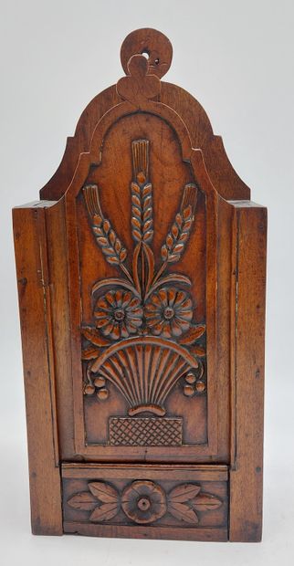 FLOUR BOX in carved walnut with wheat decoration...