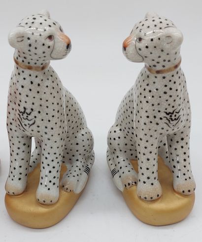 PAIR OF DOGS AND PANTHERES in porcelain
H:...