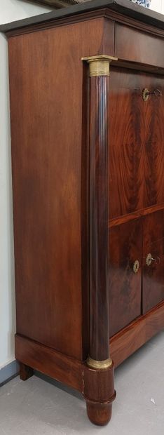 SECRETAIRE A ABATTANT en acajou et placage...