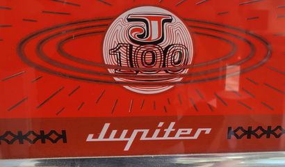 JUKE-BOX Jupiter J100
Loaded with 32 working...