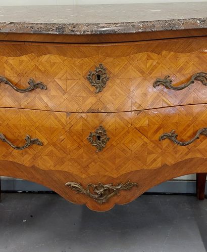 COMMODE in marquetry, curved front and sides,...