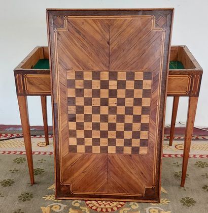 TRIC TRAC TABLE in wood and veneer decorated...