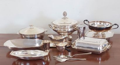 LOT OF SILVER METAL including : 
- 2 tureens
-...