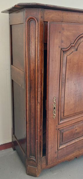 NATURAL WOOD MOLDED JUG BRACKET opening with...