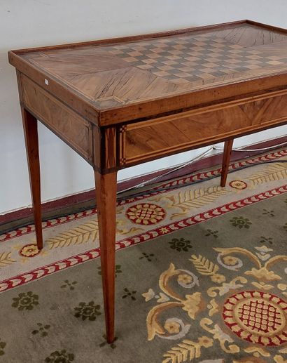 TRIC TRAC TABLE in wood and veneer decorated...