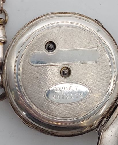 MONTRE A GOUSSET en argent, avec sa chaîne
Reynaud
Mouvement...