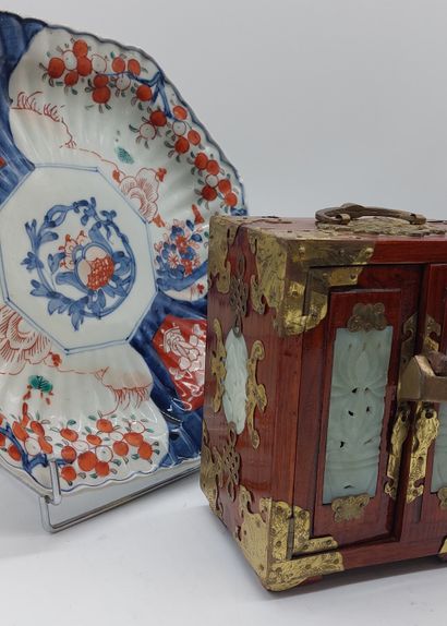 LOT including :
- satsuma pot cover, H: 15...