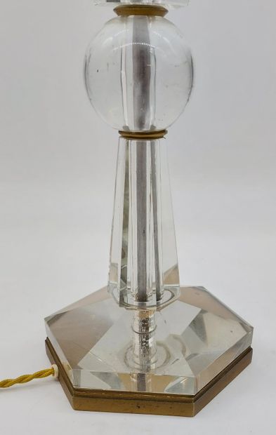 Faceted crystal LAMP with gilded brass base
French...