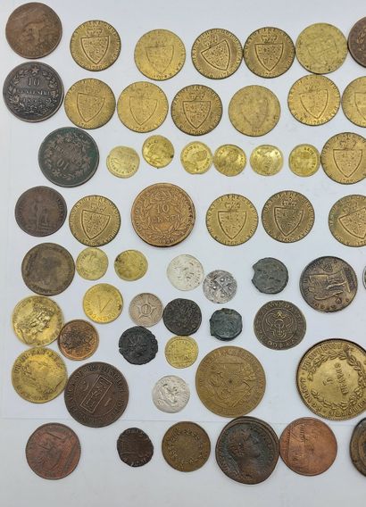 LOT OF VINTAGE PIECES