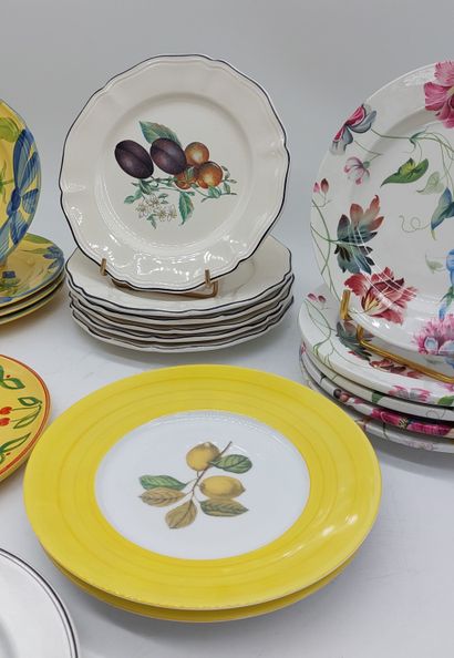 LARGE LOT OF ASSIETTES and various models...