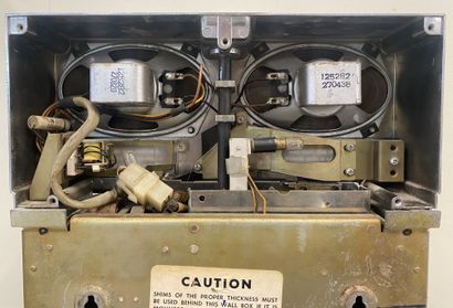 WALL-BOX WURLITZER
in chrome-plated metal...
