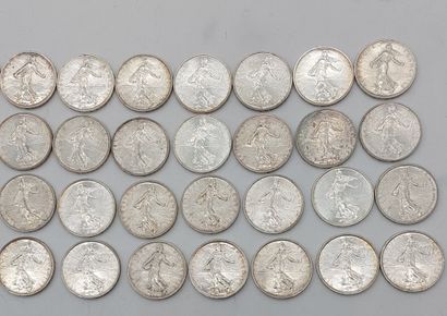 QUARANTE PIECES DE 5 FRANCS en argent
Semeuse...