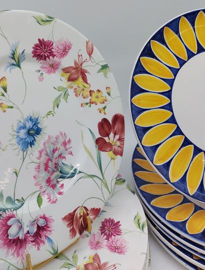 11 LARGE PRESENTATION DISHES of different...