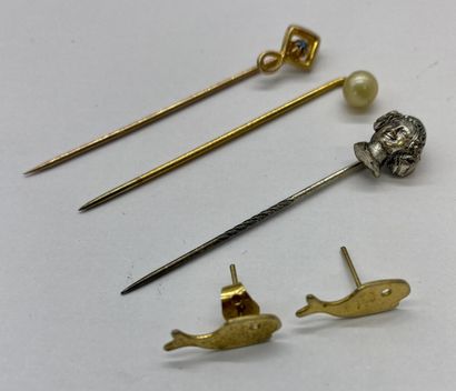 SET 
- 2 tie pins in 18K yellow gold
(one...