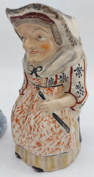 PAYSANNE AUX PANNIERS in porcelain 
H : 47...