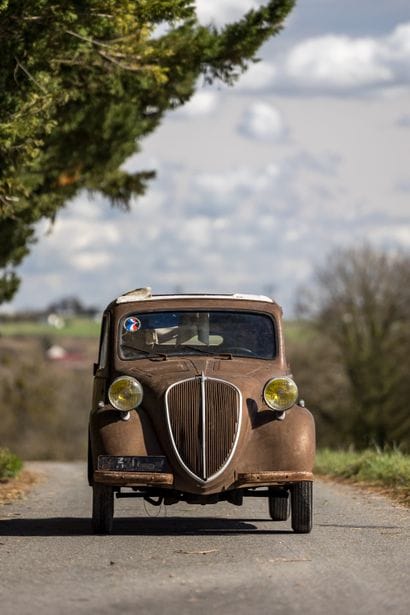 Simca 5 découvrable 1938 / Sans réserve
Châssis...