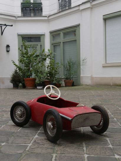 Voiture à pédales Ferrari 156 Sharknose,...