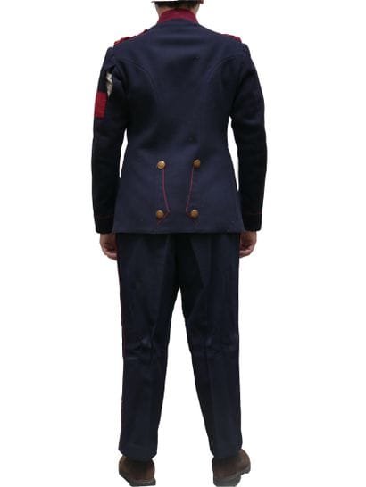 Dolman et pantalon
Veste d’inspiration militaire...