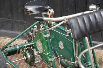 Comiot Tricycle transformable circa 1900
Moteur...