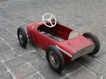 Voiture à pédales Ferrari 156 Sharknose,...