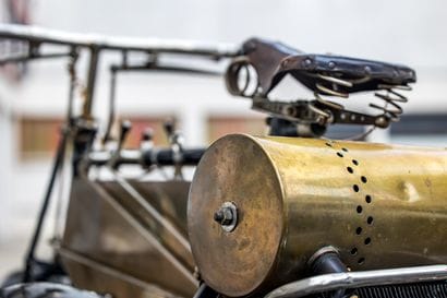 De Dion Bouton Tricycle. Circa 1902.
Moteur...