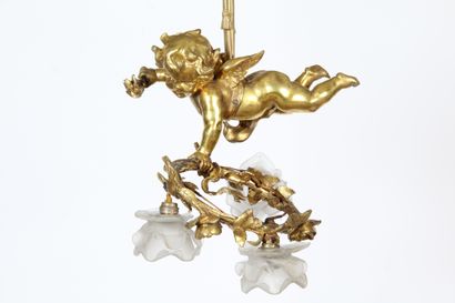 SUSPENSION DE STYLE LOUIS XVI

en bronze,...