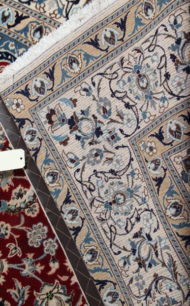 GRAND TAPIS NAIN, en laine et soie (Iran...
