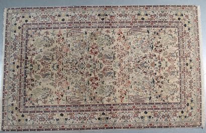 FIN TAPIS NAIN TOUDECH, en laine et soie...