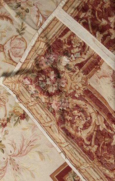 TAPIS AU POINT D’AUBUSSON, STYLE NAPOLÉON...