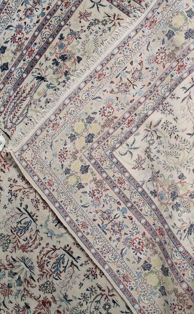 FIN TAPIS NAIN TOUDECH, en laine et soie...