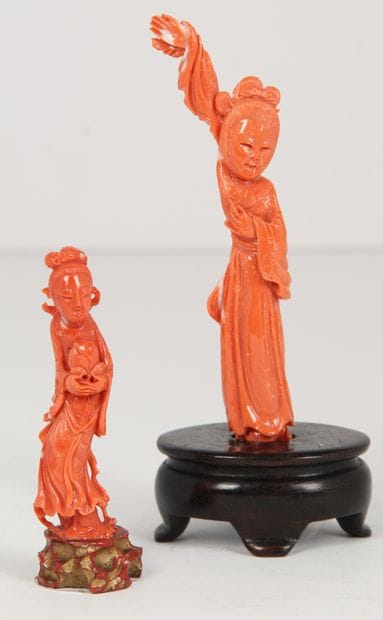 Chine, vers 1920, 

Deux statuettes en corail,...
