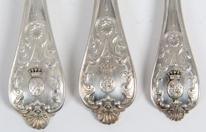 CARDEILHAC

Douze couverts de table et huit...