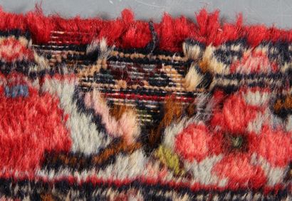 TAPIS SENNEH (Nord-Ouest de l’Iran Vers 1975)

Champ...