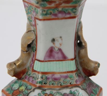 Chine, Canton, fin XIXe siècle

Petit vase...