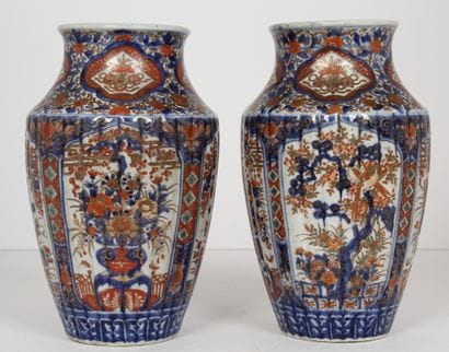 Japon, Imari, XIXe siècle, 

Paire de vases...